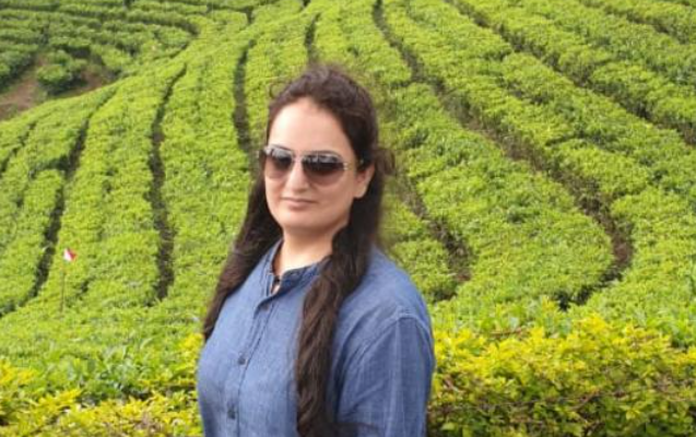 Dr Nishu Raina